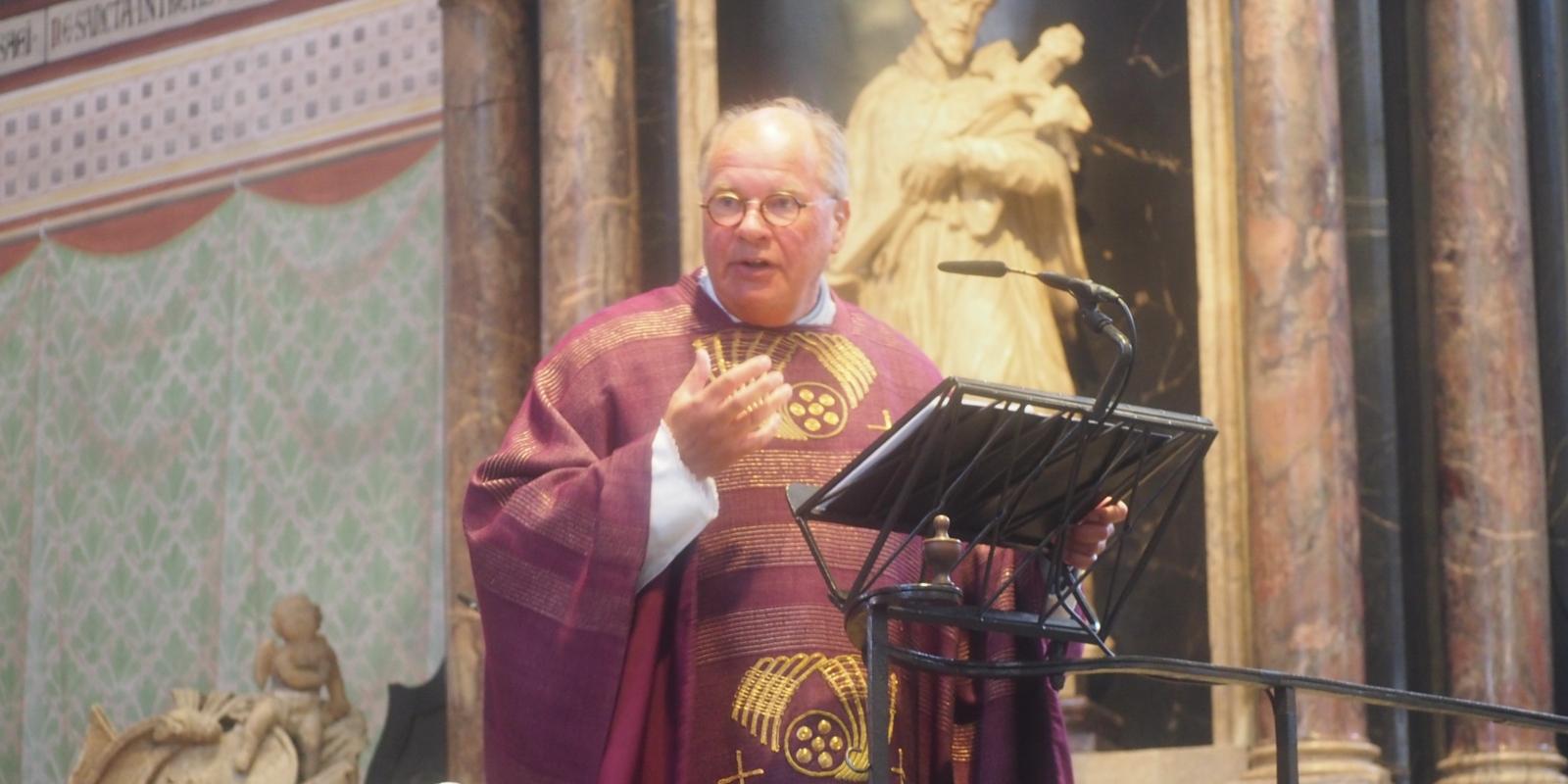 Pfarrer Bernd Kemmerling am 5. Fastensonntag im Bonner Münster